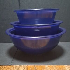 Vintage PYREX Cobalt Blue Glass Nesting Mixing Bowls - Set of 3